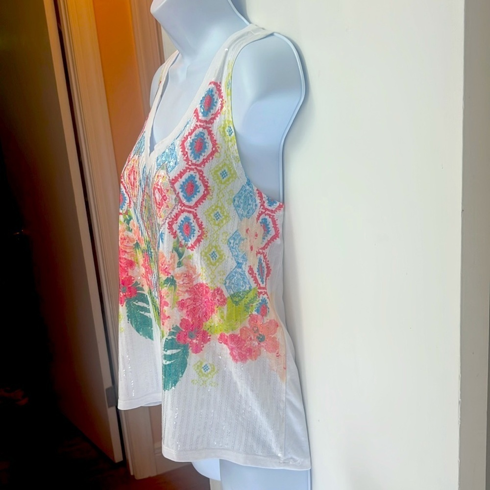 111. Almost Famous White, Pink & Blue V Neck Tank, Tribal Aztec Floral Sequins - Picture 5 of 9